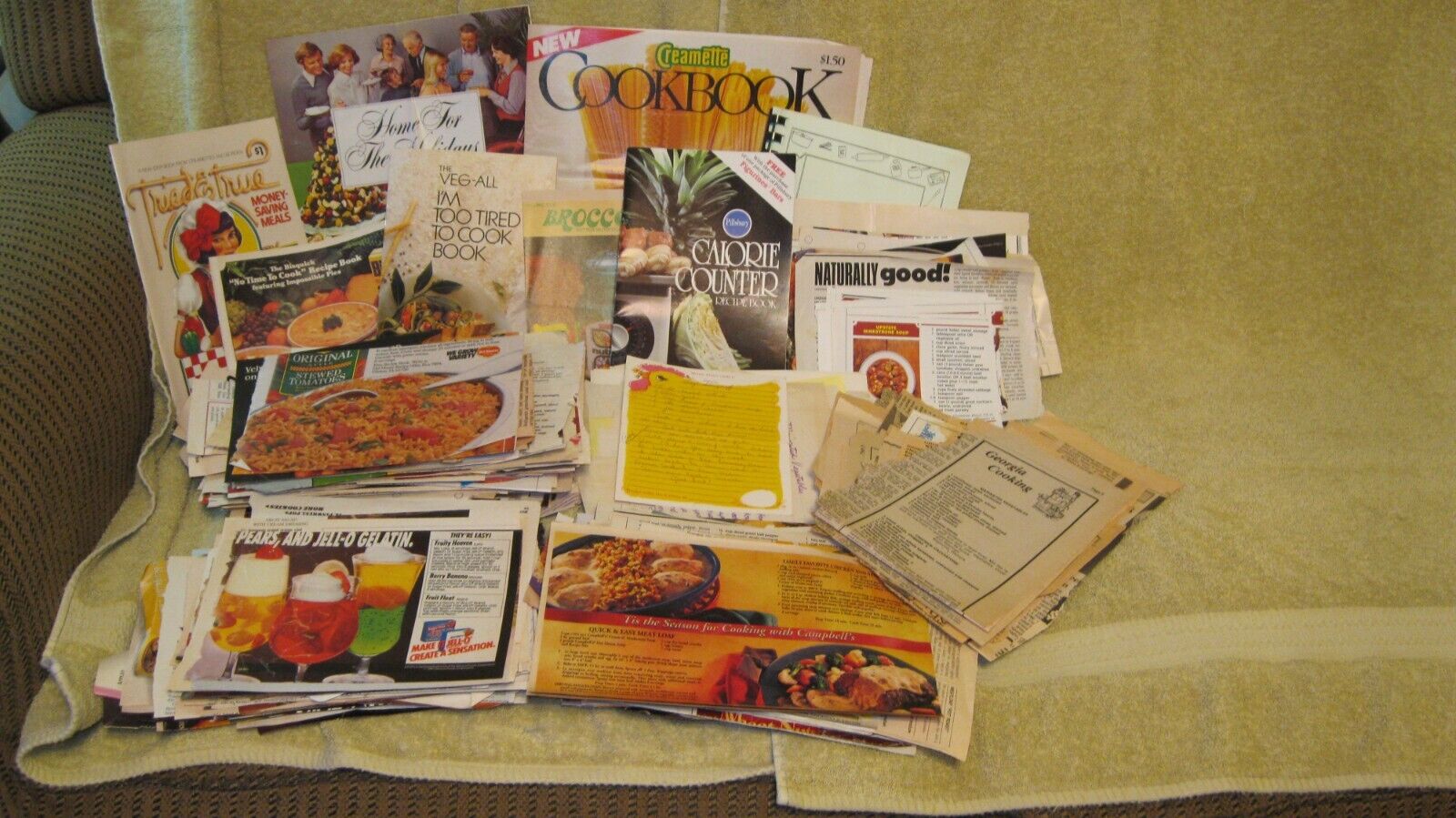 Amazing Vintage Lot Of 600+ Recipes, Handwritten, Cutouts, & Recipe Booklets